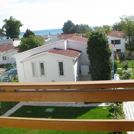 White * Costineşti
