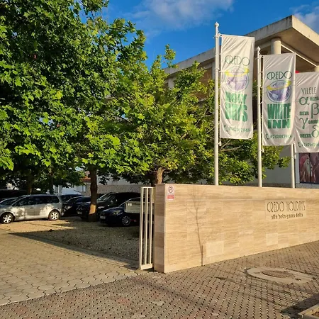 White קוסטינסטי